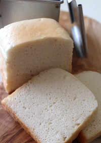 米粉100％の角食パン1/2斤サイズ