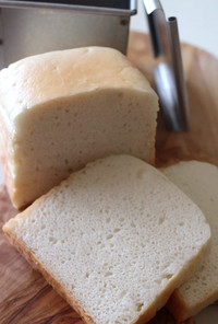 米粉100％の角食パン1/2斤サイズ