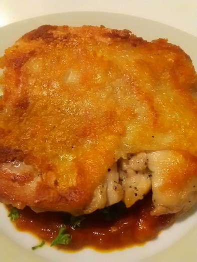 皮パリパリ 身ジューシー　鶏モモ肉焼き方の写真