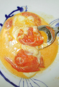 スープ風　トマトとモッツァレラの煮込み