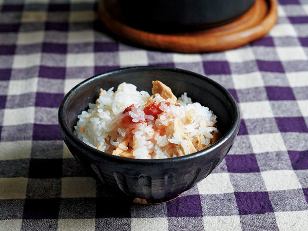 梅干しとツナのしらたき入り炊き込みごはん