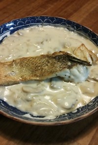 白身魚のポワレ　マシュルームソース