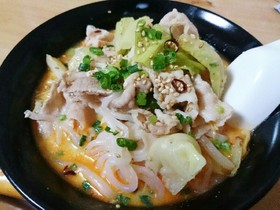 ピリ辛豆乳白滝ラーメン