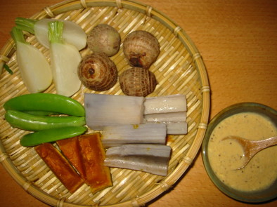 蒸し野菜♡マヨマスタードソース添えの写真