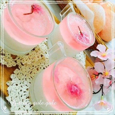 春色♡苺レアチーズムース&桜色ゼリーの写真