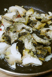 ニシ貝のオリーブオイル炒め
