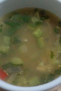コストコキヌアサラダでスープ