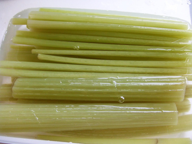 蕗 フキ の塩漬け レシピ 作り方 By Tobimama クックパッド 簡単おいしいみんなのレシピが371万品