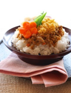 ひな祭りに♪カレーそぼろのちらし寿司