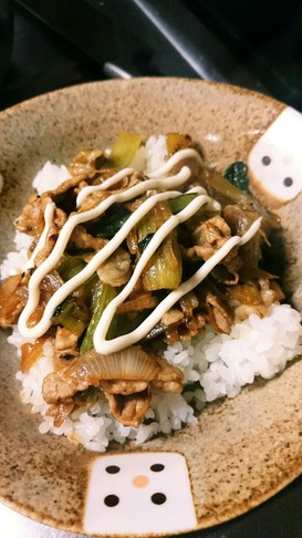 幼児食 なんちゃって豚丼(薄味1歳後半)