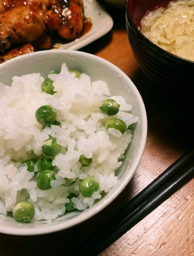 豆ご飯(うすいえんどう)の写真