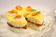 簡単♡ツナそぼろdeひな祭りのケーキ寿司の写真