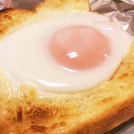 朝にぴったり！半熟卵トースト