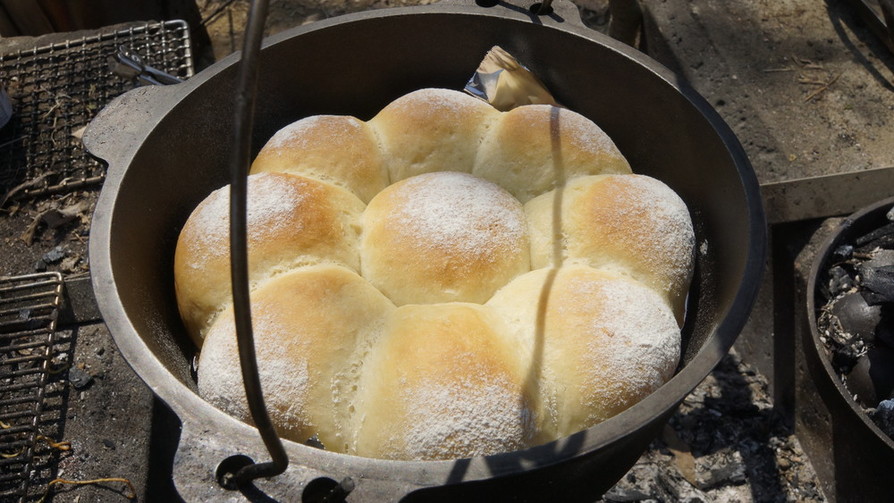 ♪ダッチオーブンde 低温熟成花まるパンの画像