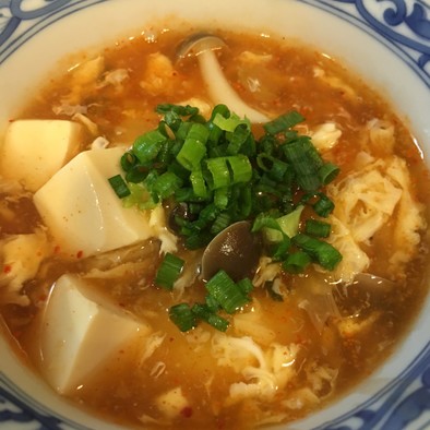 簡単ヘルシー♥キムチと豆腐のとろみスープの写真