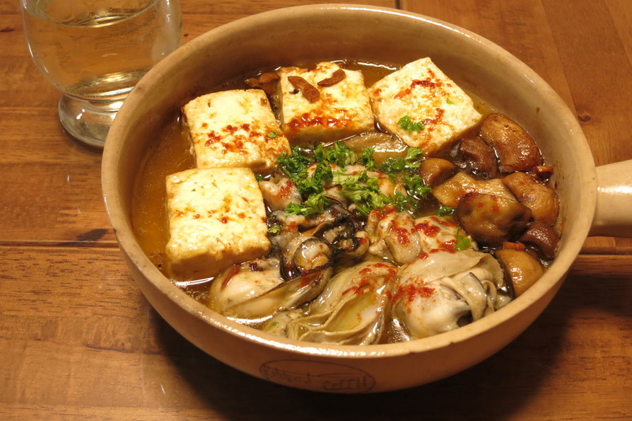 牡蠣・豆腐・マッシュルームのアヒージョの画像