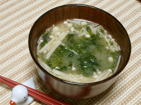 あおさとエノキのお味噌汁