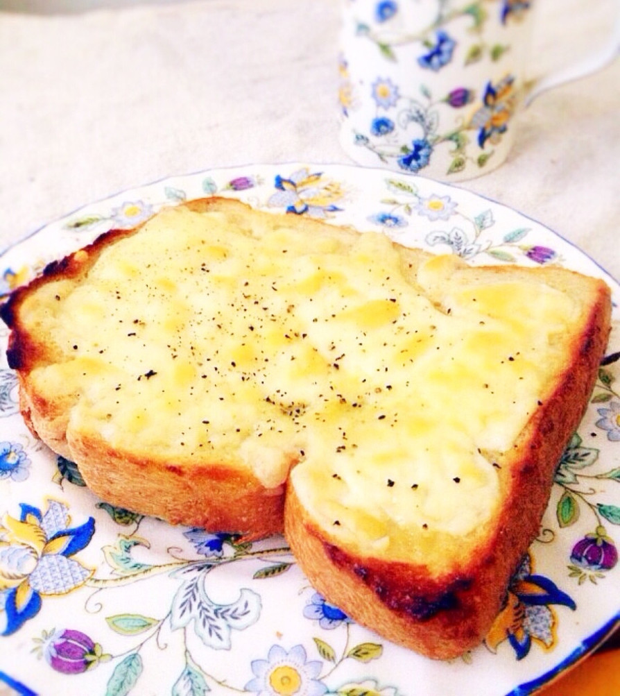 朝パンに♪チーズたっぷり♪チーズトーストの画像