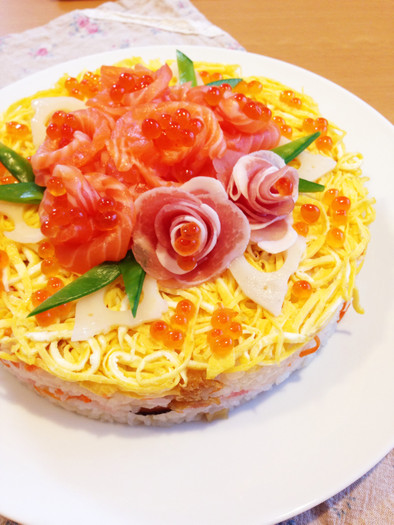 ひなまつりに♡お花たっぷり寿司ケーキの写真