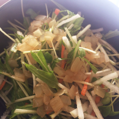 水菜と大根のサラダの写真