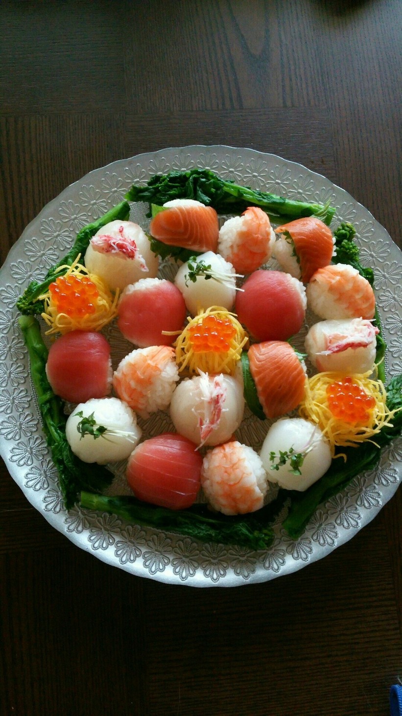 雛祭りに❤可愛く手毬寿司❤の画像