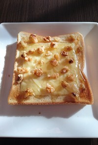 ♡胡桃とチーズのハニートースト♡