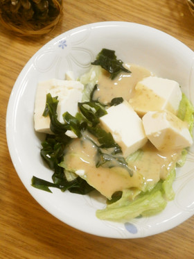 ホテルのランチで本当に出たお豆腐サラダ♫