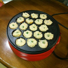 超簡単♡たこ焼き器de焼きシュウマイ♪