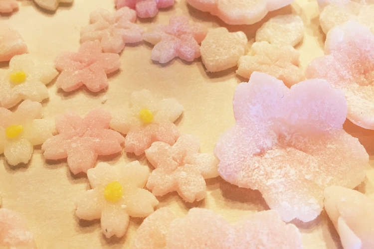 きざと 生砂糖 桜 型抜き干菓子 レシピ 作り方 By にゃおこ先生 クックパッド 簡単おいしいみんなのレシピが353万品