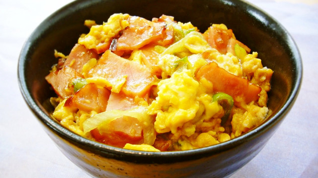 1人飯お弁当にも とろ り焼豚丼 レシピ 作り方 By Runa10 クックパッド 簡単おいしいみんなのレシピが352万品