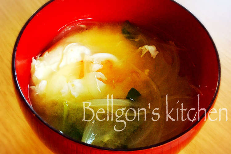 玉ねぎと小松菜と卵の味噌汁 レシピ 作り方 By ベルゴん クックパッド
