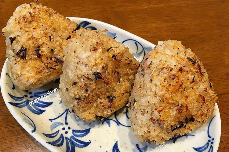 ちりめんじゃこの焼きおにぎり レシピ 作り方 By ばぁばまんま クックパッド 簡単おいしいみんなのレシピが352万品