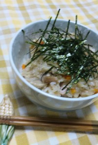 レンジで基本の炊き込みご飯(茶碗6杯分)