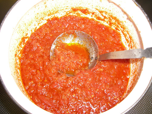 材料7つで作るトマトソースのレシピ