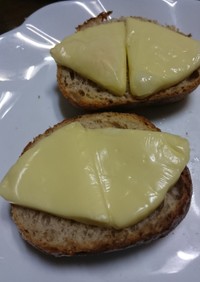 6Pチーズでおんじのチーズパン