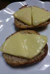 6Pチーズでおんじのチーズパン