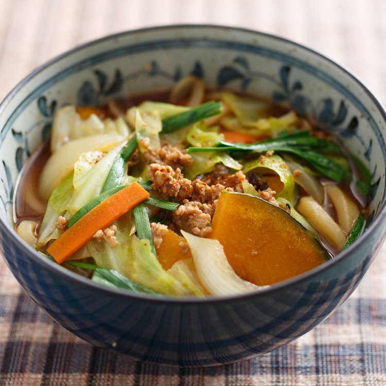 たっぷり野菜の味噌煮込みうどん