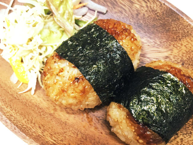 焼肉のたれで焼きおにぎり レシピ 作り方 By Zibm クックパッド