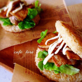 余りご飯で☆焼肉ライスバーガーのバンズ☆