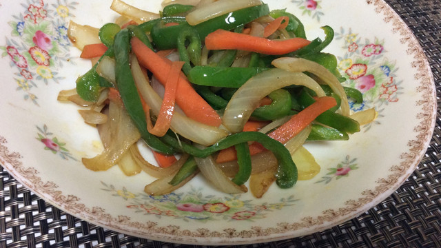 簡単 玉ねぎ 人参 ピーマンの醤油炒め レシピ 作り方 By めぐみ クックパッド 簡単おいしいみんなのレシピが361万品 簡単 玉ねぎ 人参 ピーマンの醤油炒め レシピ 作り方 By めぐみ クックパッド 簡単おいしいみんなのレシピが361万品