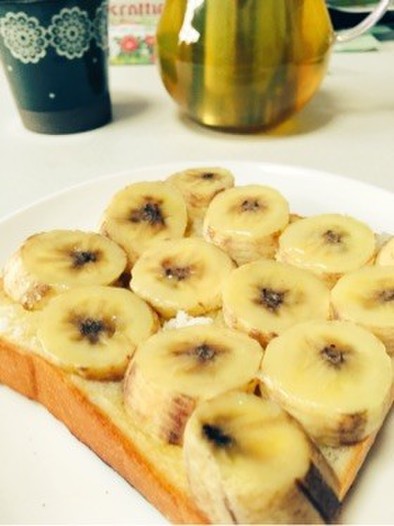 朝ごはんにも♡簡単とろ～りバナナトーストの写真