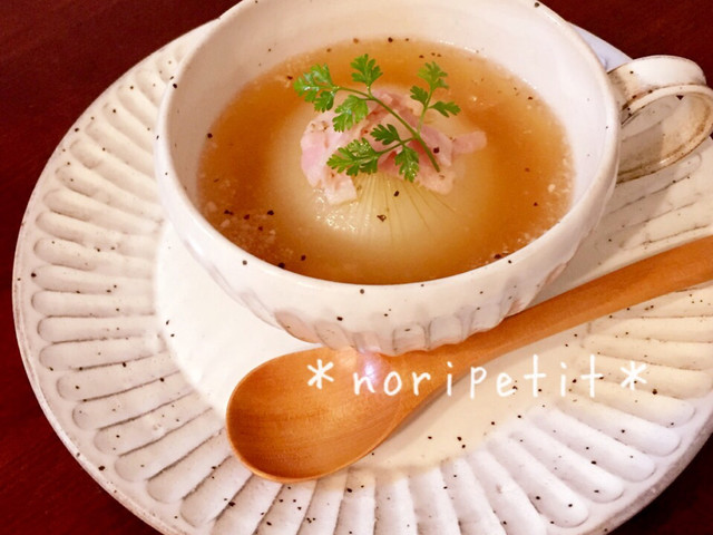 レンチンde時短 新玉ねぎ丸ごとスープ レシピ 作り方 By Noripetit クックパッド 簡単おいしいみんなのレシピが351万品