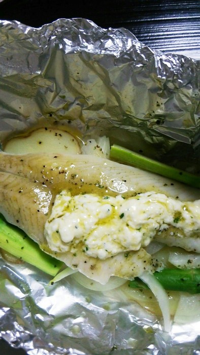 野菜たっぷり♡白身魚と春野菜のホイル蒸しの写真