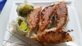 芽キャベツ丸ごと手作り味付け焼き餃子