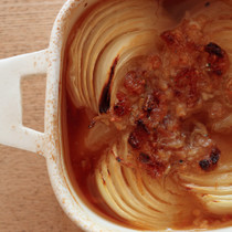 玉ねぎのスープ自家製食べるラー油風味