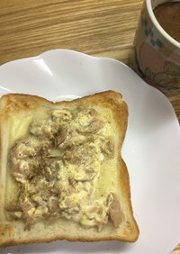 ツナマヨチーズトースト