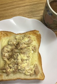ツナマヨチーズトースト
