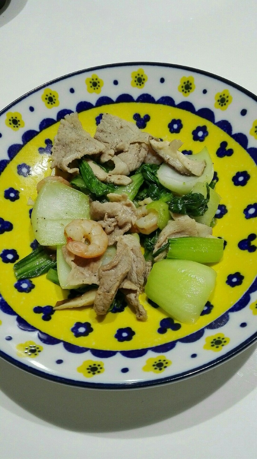 青梗菜とニンニク、豚コマ、椎茸、エビ炒めの画像
