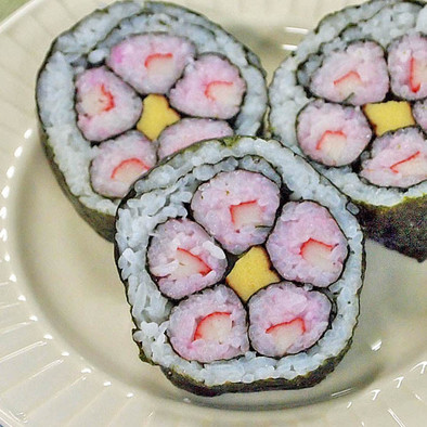 簡単！花の飾り巻き寿司　ひなまつりにもの写真