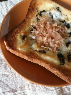 海苔の佃煮としらすの和風トースト
